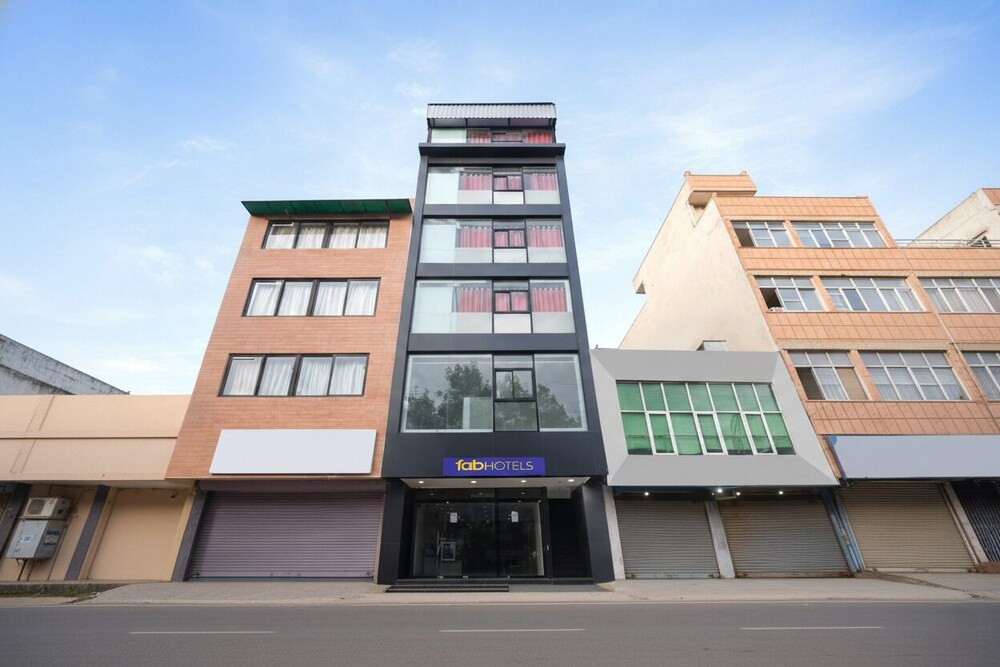 Fabhotel Happy Stay