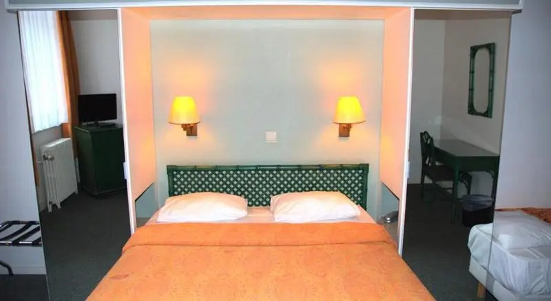 Standard Double room (full double bed)