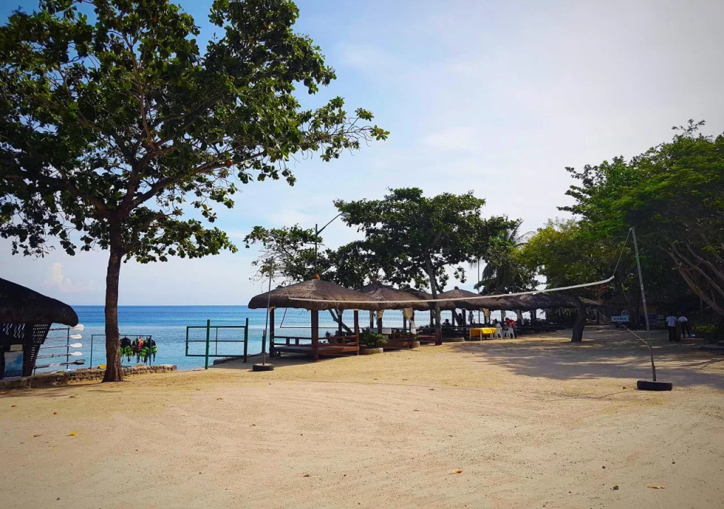 Beach & Waterfront