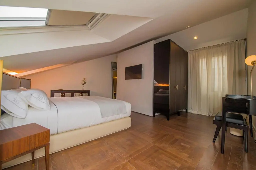 Superior Double Penthouse room (full double bed)