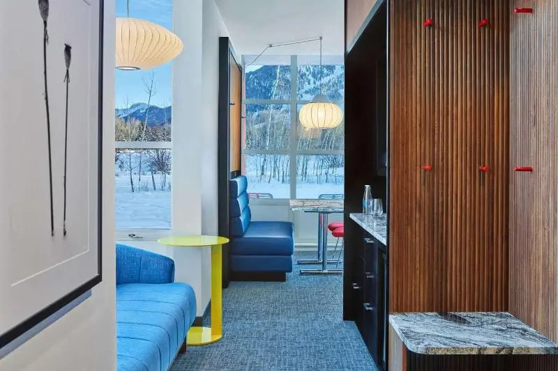Deluxe Suite with balcony