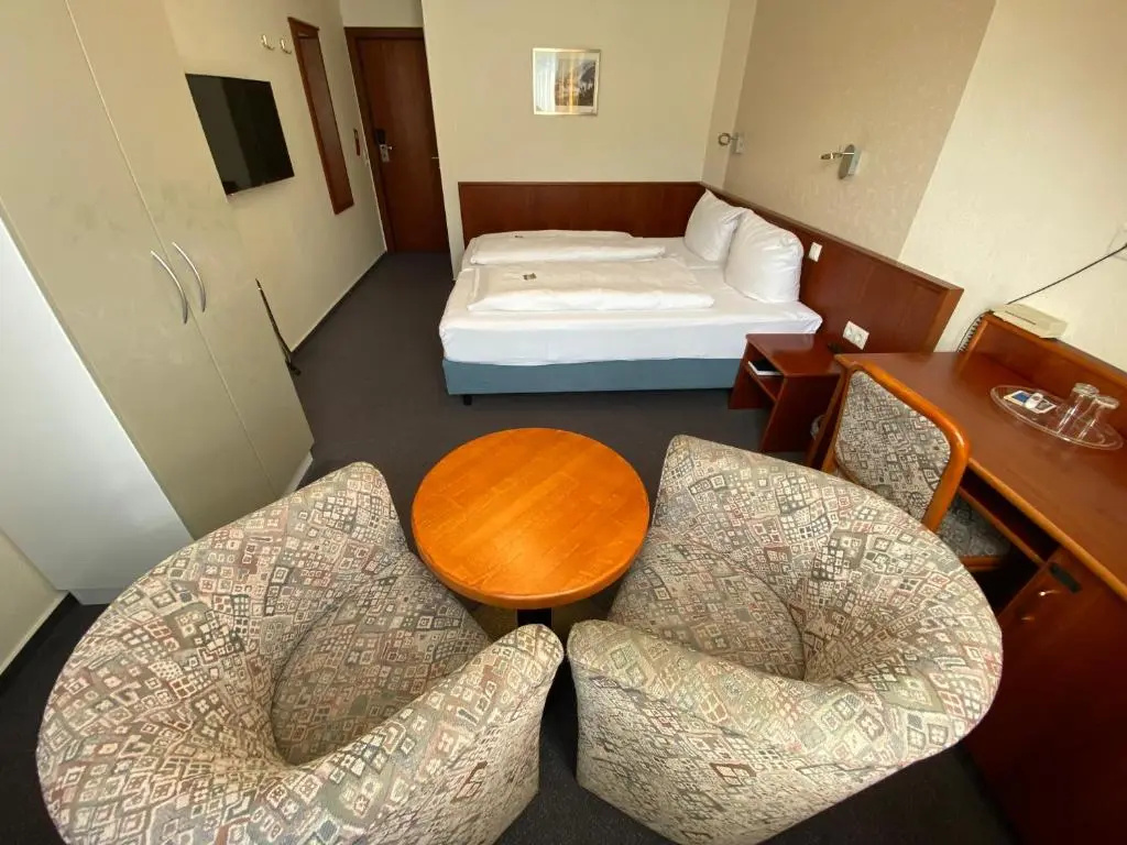Standard Double room (full double bed)
