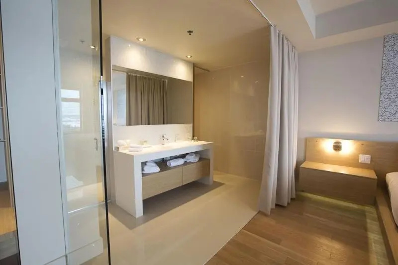 Premium room