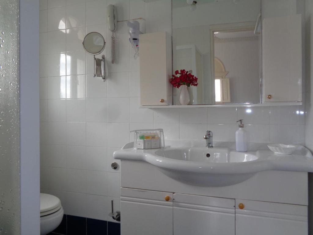Porto Scoutari Romantic Hotel & Spa by null