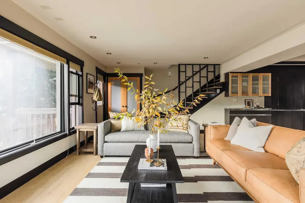 Paddington by AvantStay Cozy Chic Ski Lodge Mins from Mountain