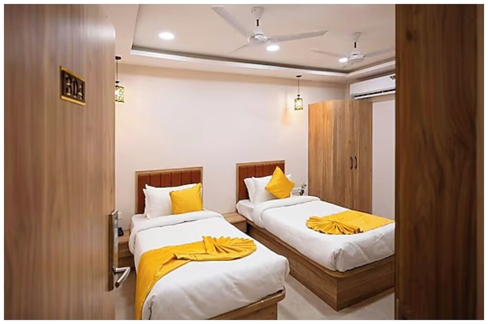 Deluxe Double room (full double bed)