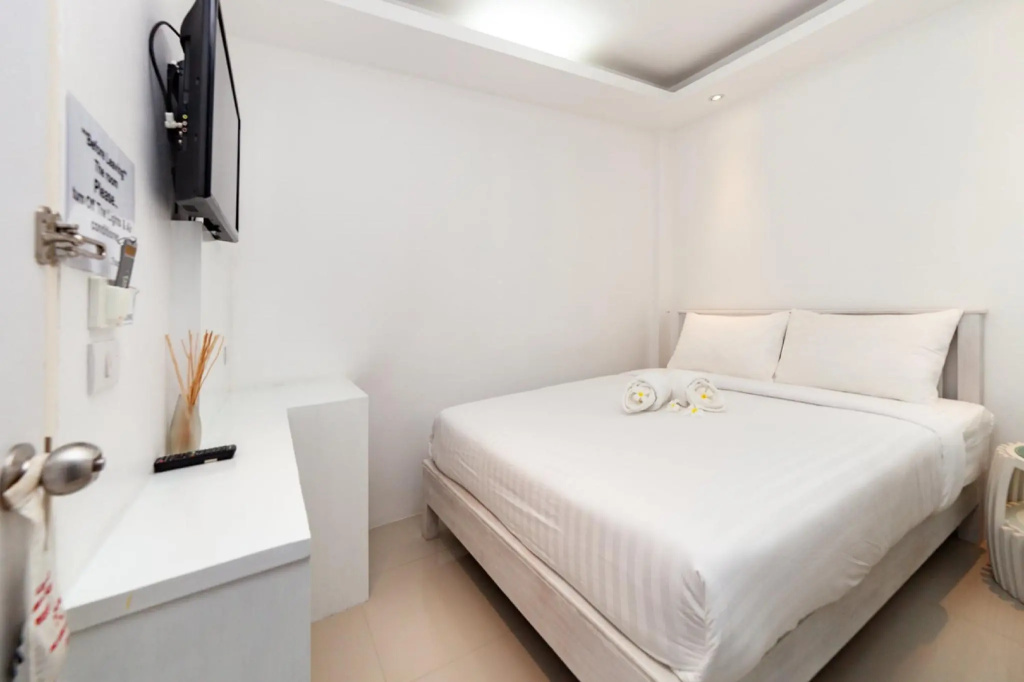 Standard Double room (full double bed)
