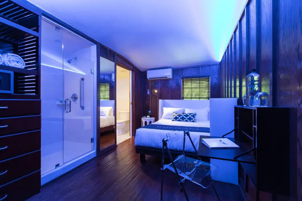 Economy room