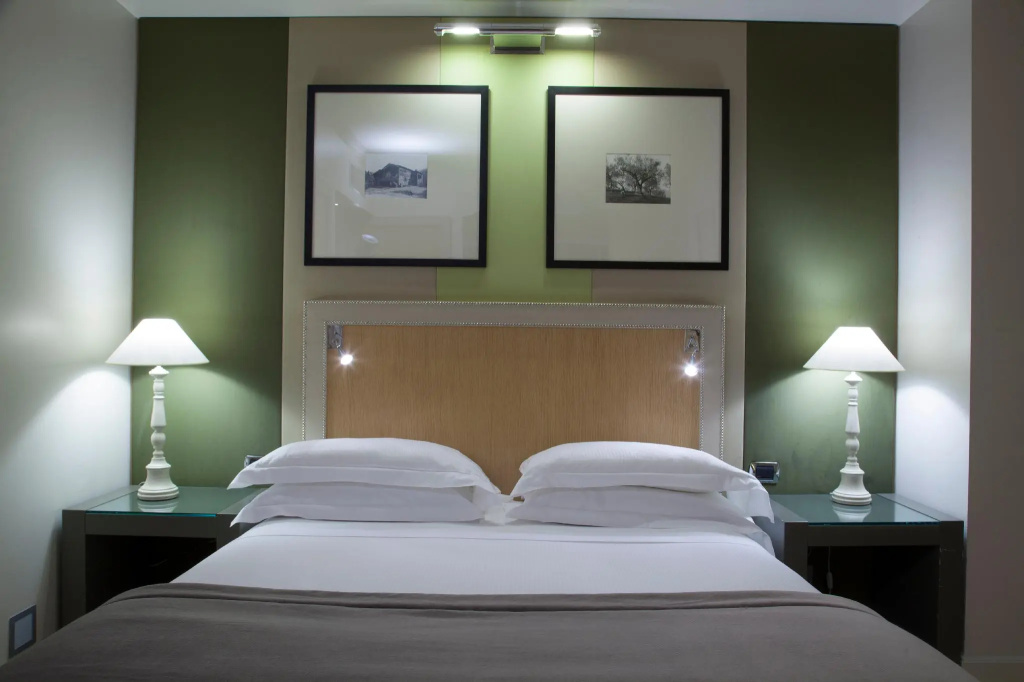 Classic Double room (full double bed)