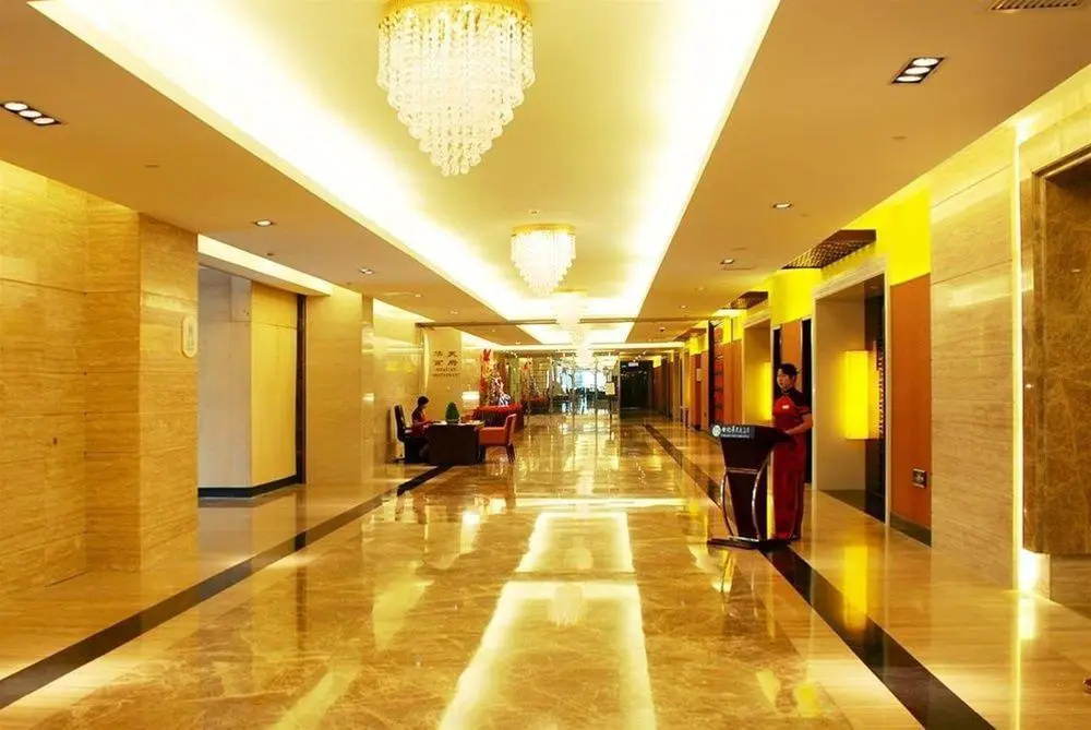 Lobby & Reception