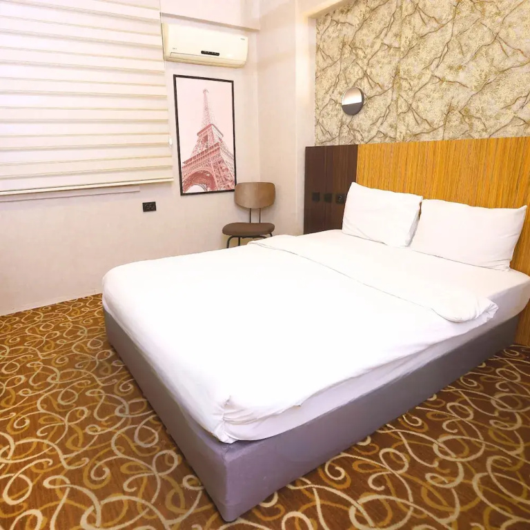 Economy room