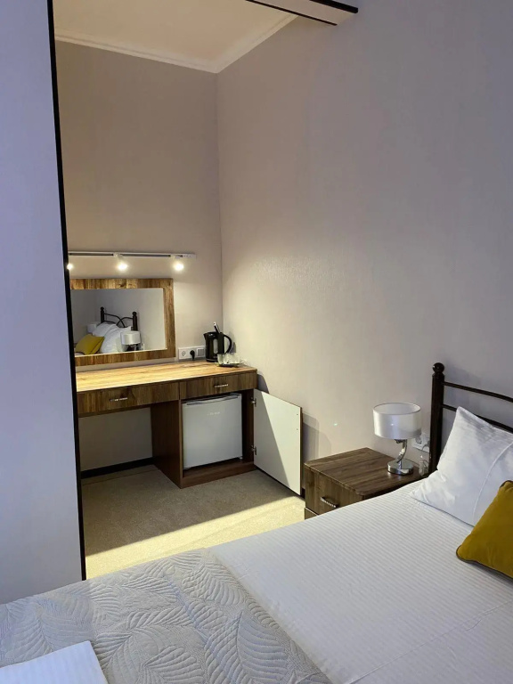 Economy room