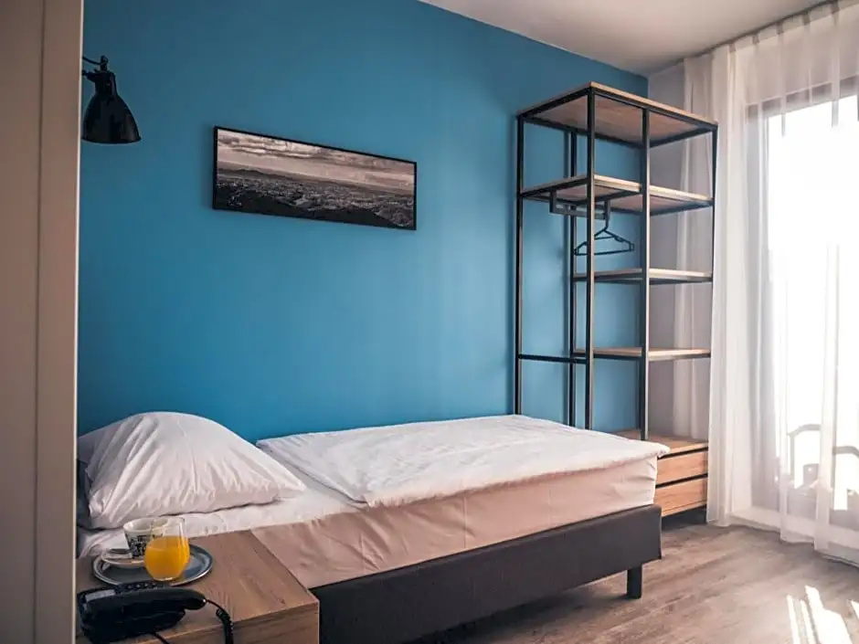 Economy room