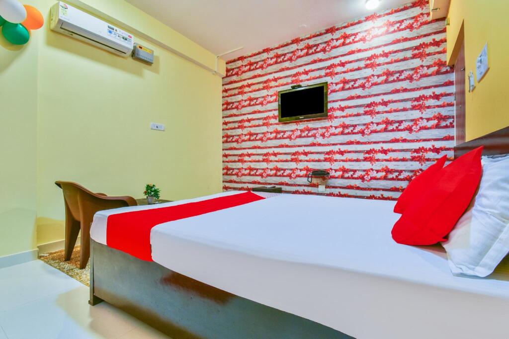 Двухместный номер Deluxe двуспальная кровать в OYO 82602 Hotel P Shahi