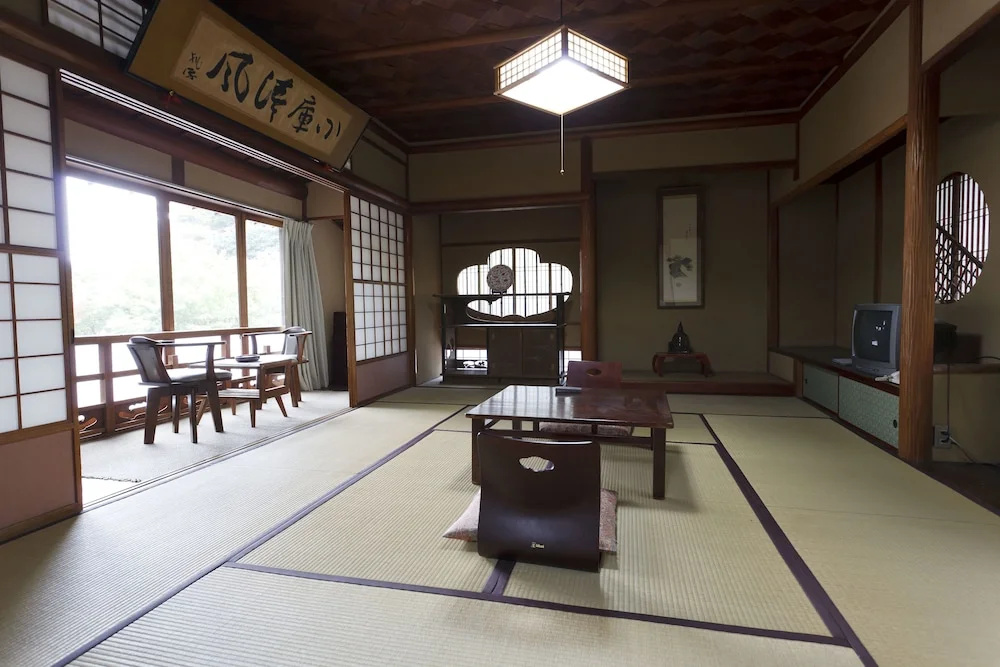 No. 6 Kiri room