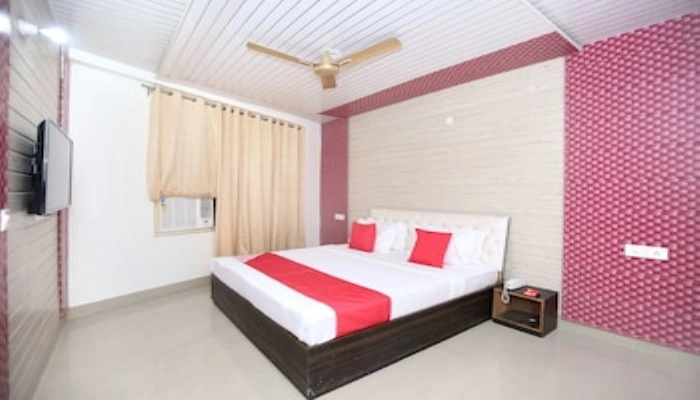 Gold Star By Oyo Rooms