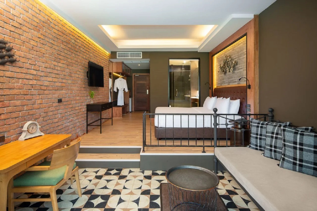 Lobby & Reception