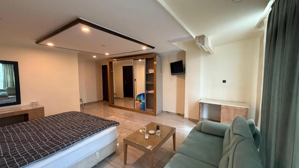 Airport Hotel - фото 3
