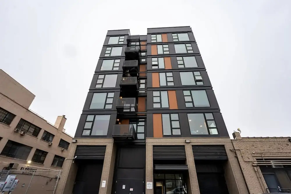 Gated Parking DT 2BR w City View Gym Access