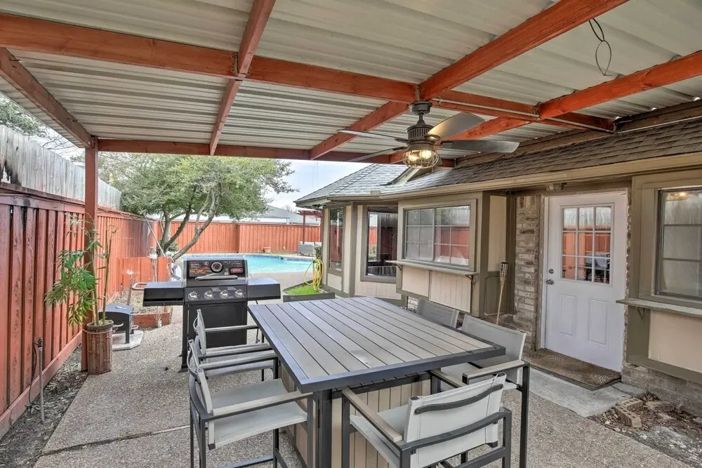 Game Room & Private Pool: Richardson Retreat