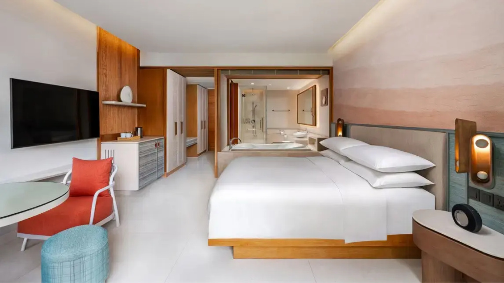 Double room with balcony and with lagoon view (full double bed)