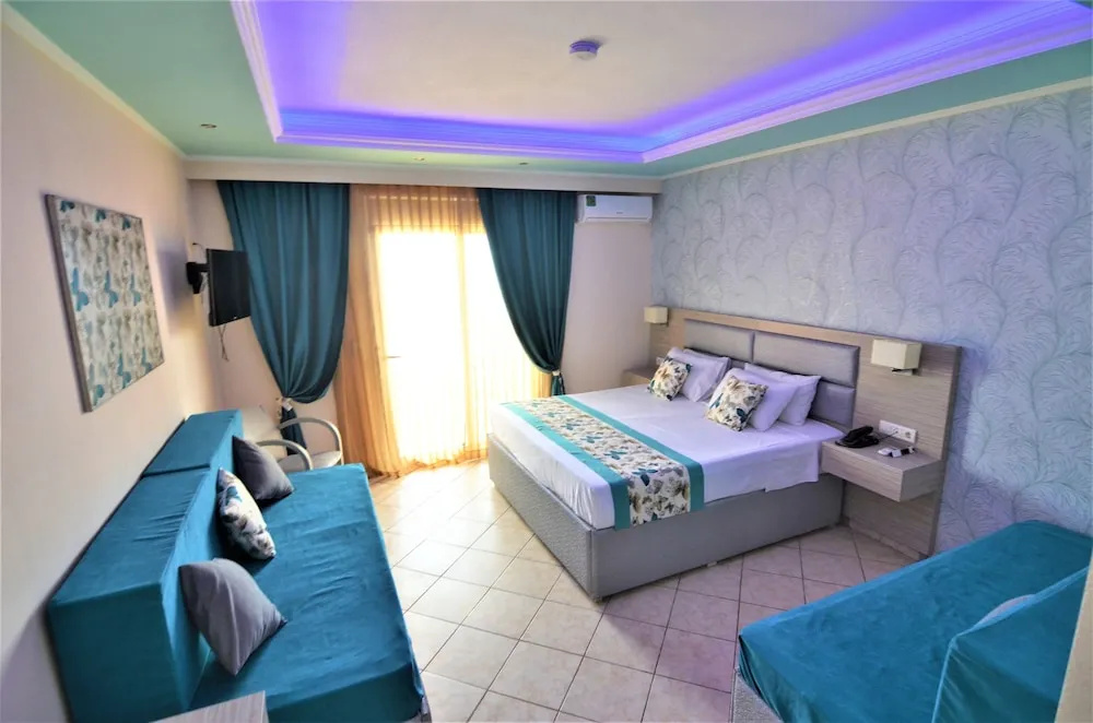 Superior Family room with balcony and with sea view