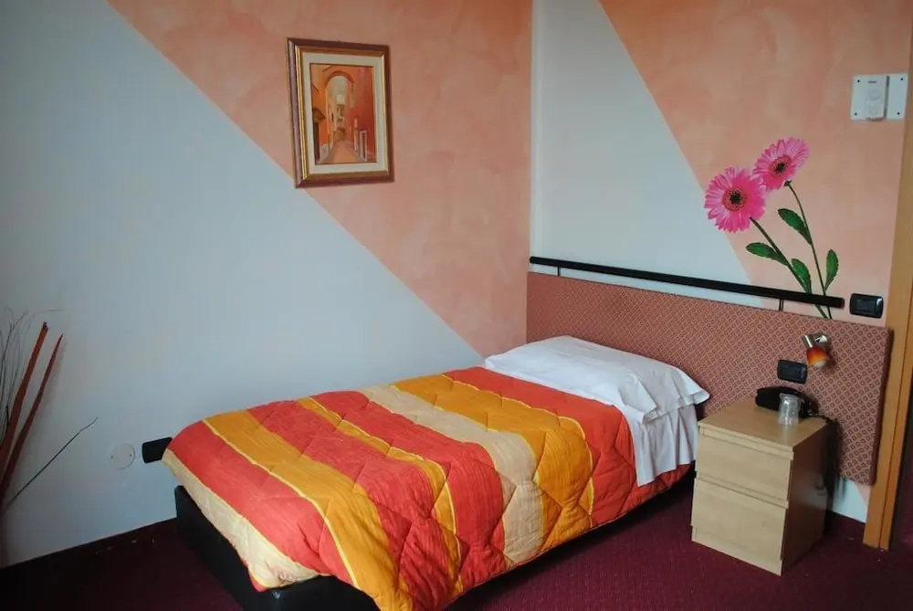 Standard Single room with view