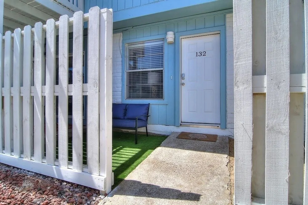 El Cortez EC132 - 2 Br Condo