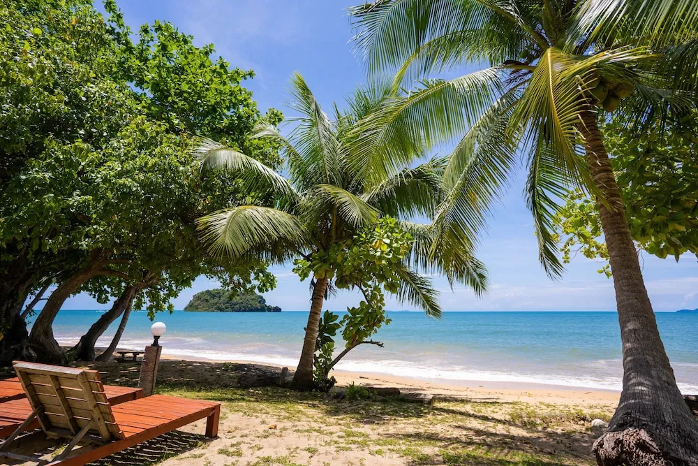 Beach & Waterfront