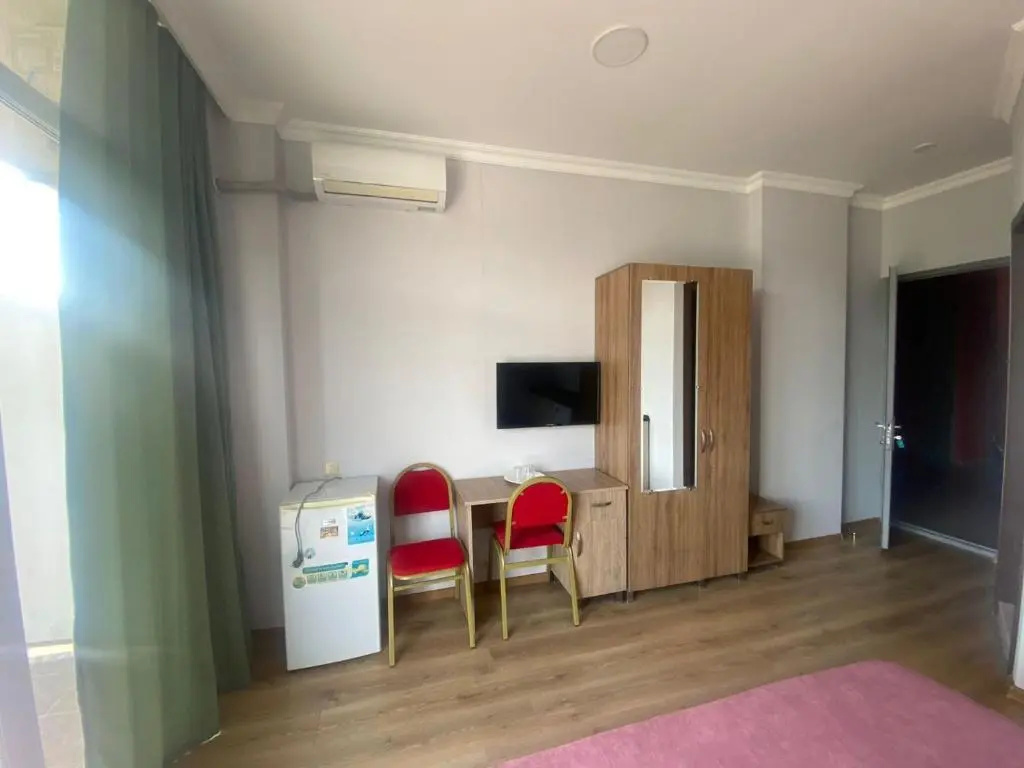 Deluxe Studio