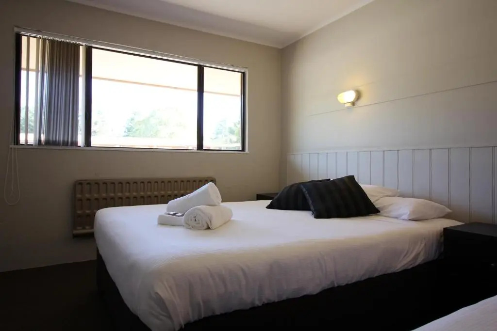 Deluxe Double room (full double bed)
