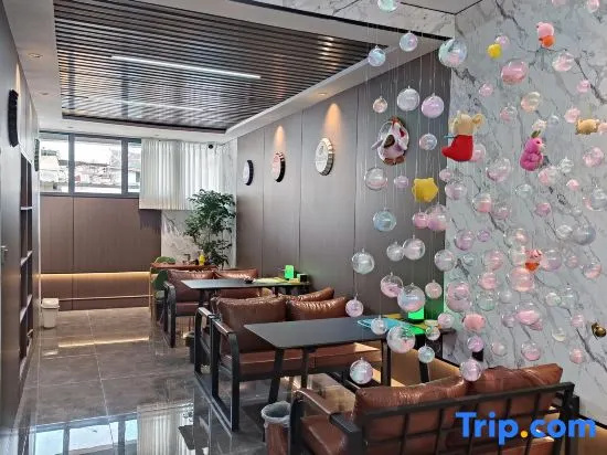Libai Light Residence Homestay
