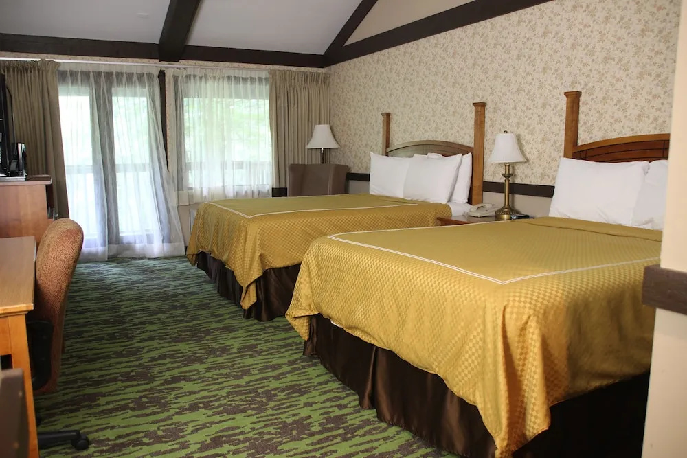 Classic Quadruple room