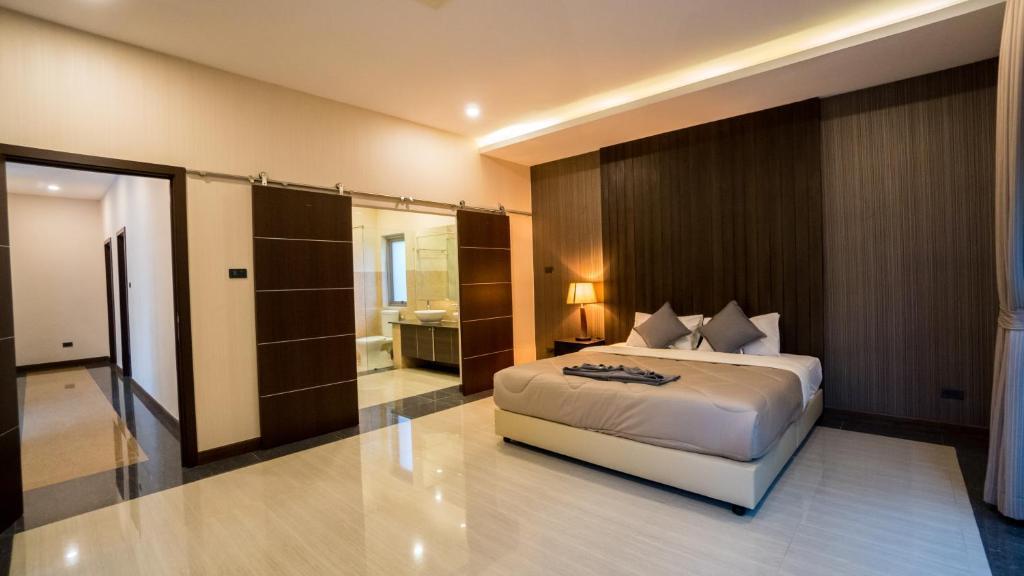 Вилла Deluxe с 5 комнатами в Villa Navin Resort