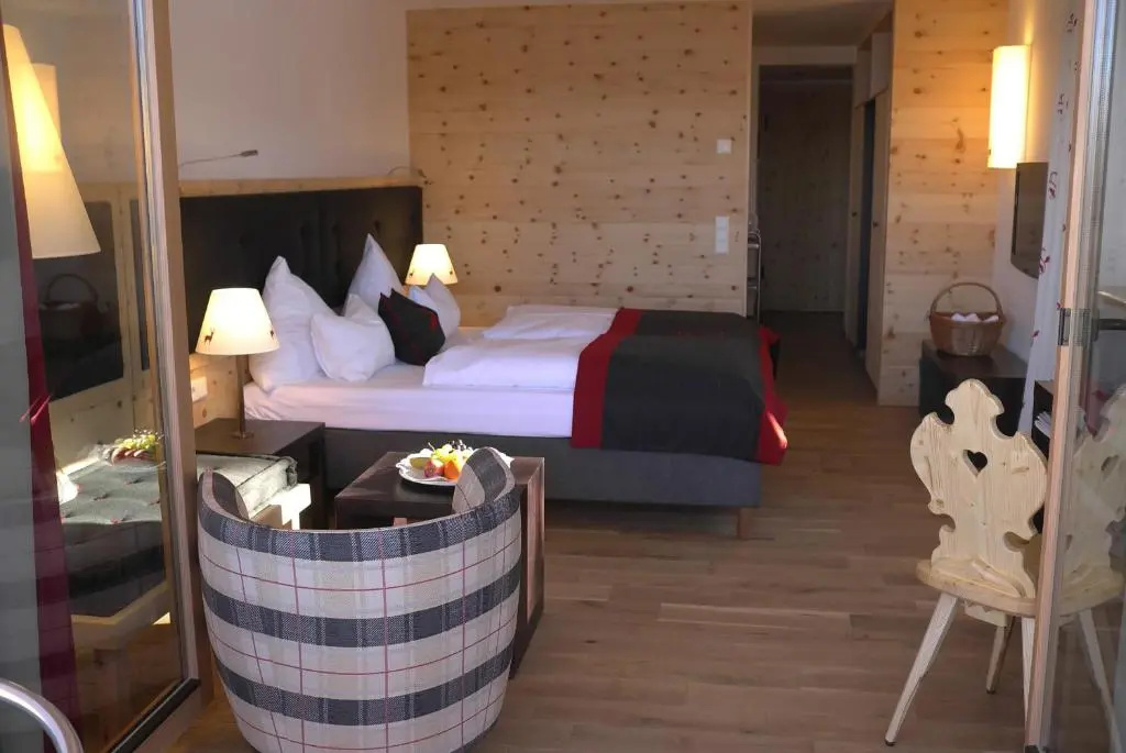 Deluxe Double room with balcony (full double bed)