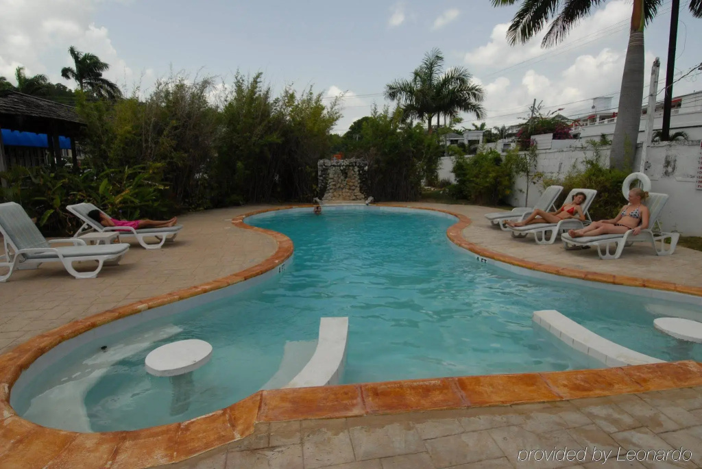 Toby's Resort - Général