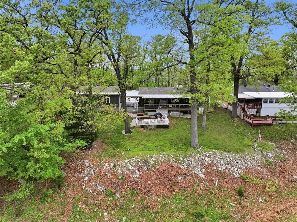 Lake Ozark Getaway With Fire Pit & Flat Lot