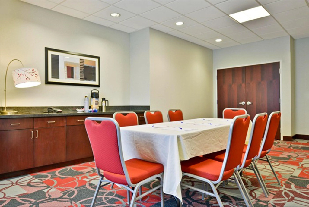 Holiday Inn Express & Suites Utica by IHG - фото 25