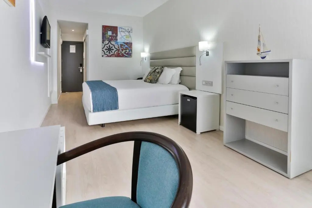 Carvi Beach Hotel - Chambres