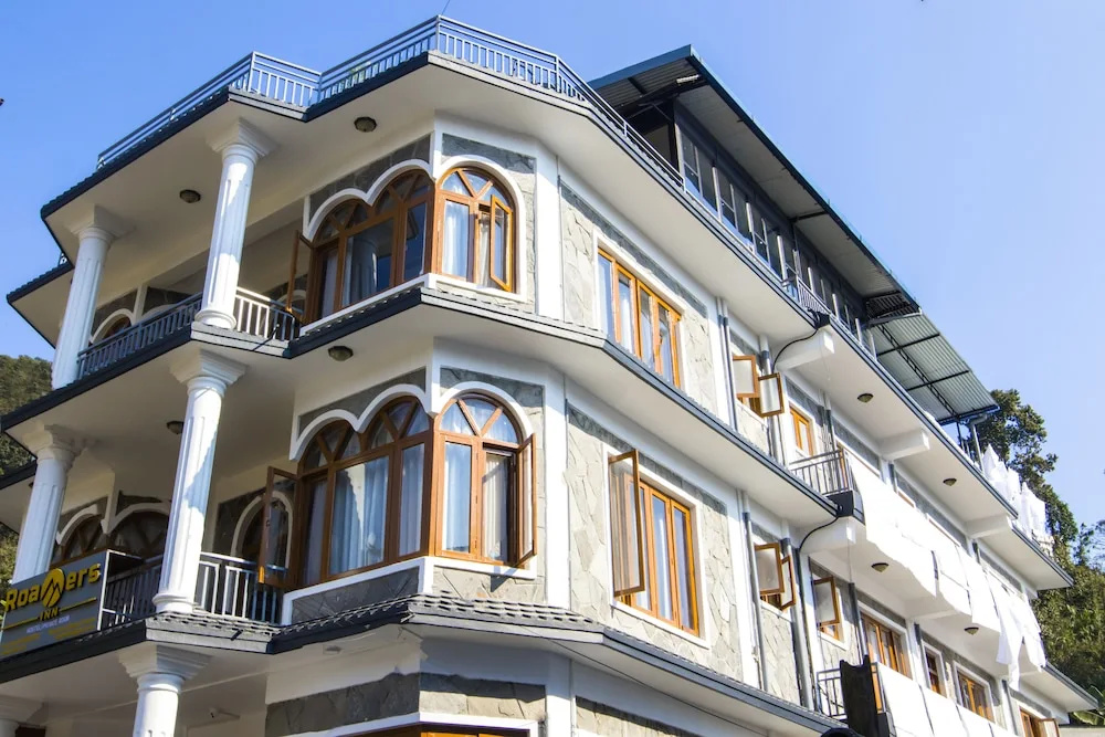 Roamers Inn - Hostel