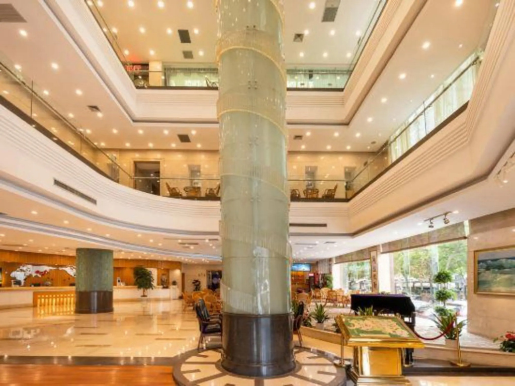 Hanzhong Red Leaf Hotel - фото 22