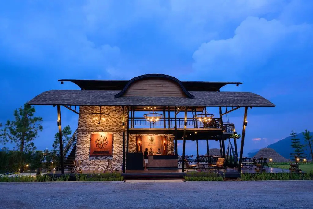 At Tree Resort