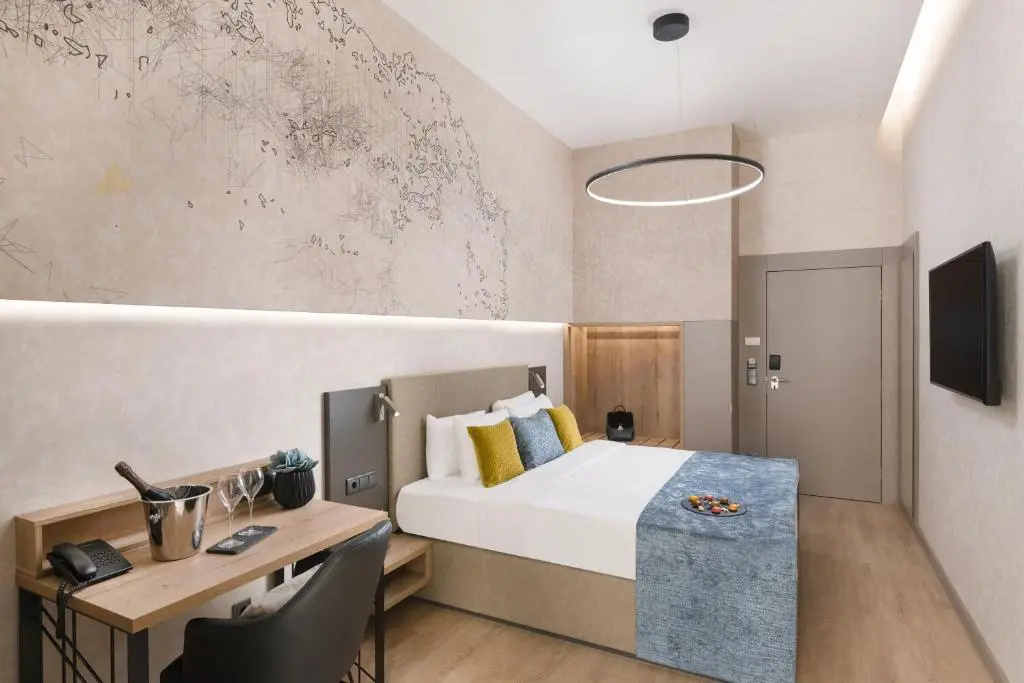 Superior Double room (full double bed)