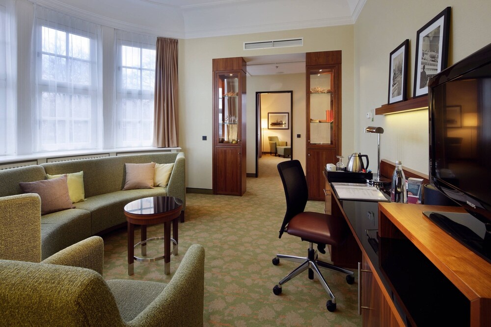1 Bedroom Suite with city view