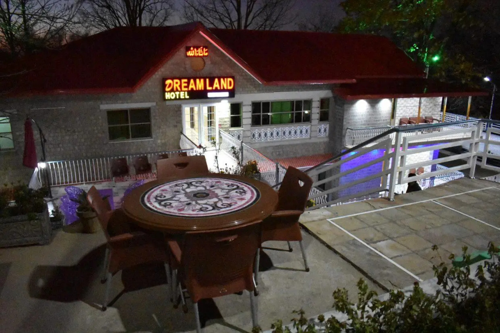 Dream Land Hotel