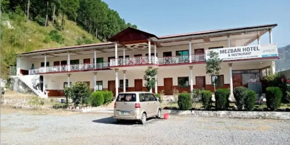 Mezban Hotel And Restaurant image