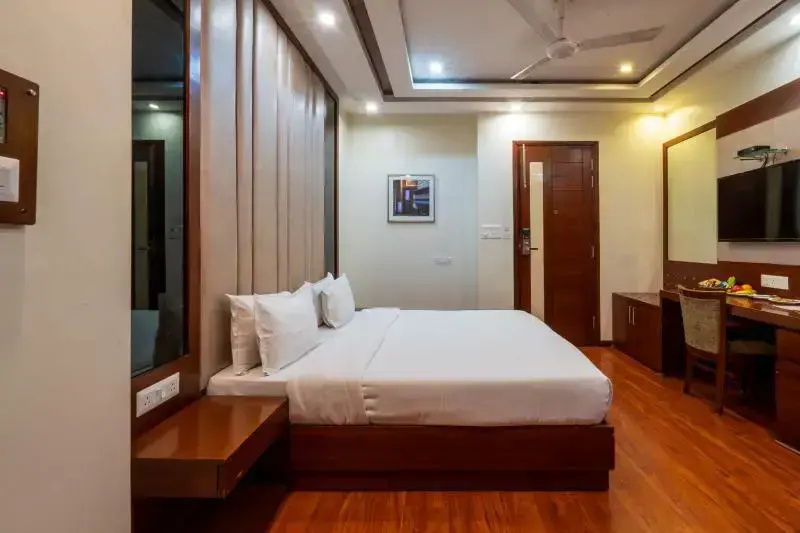 Deluxe Double room (full double bed)