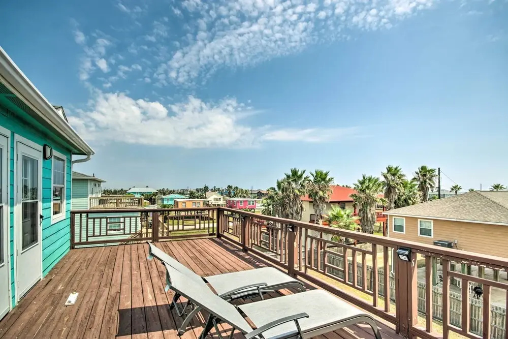 3 Bedrooms Cottage with balcony