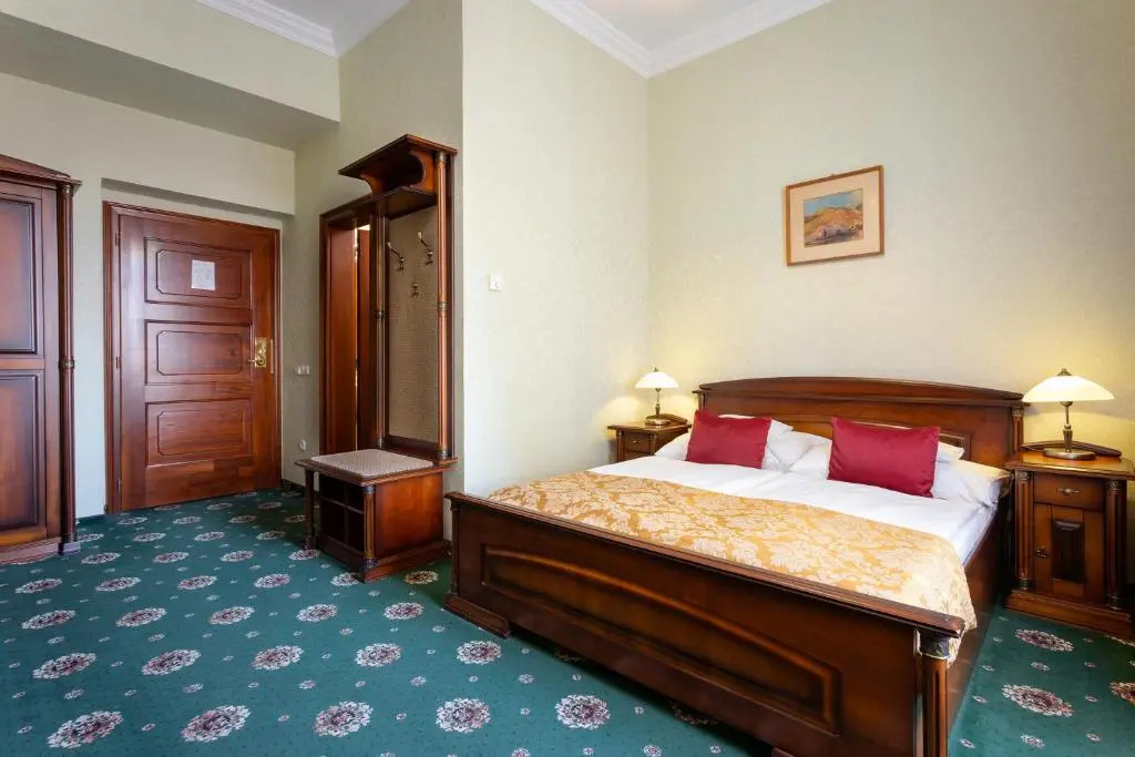 Superior Park Wing Double room (full double bed)