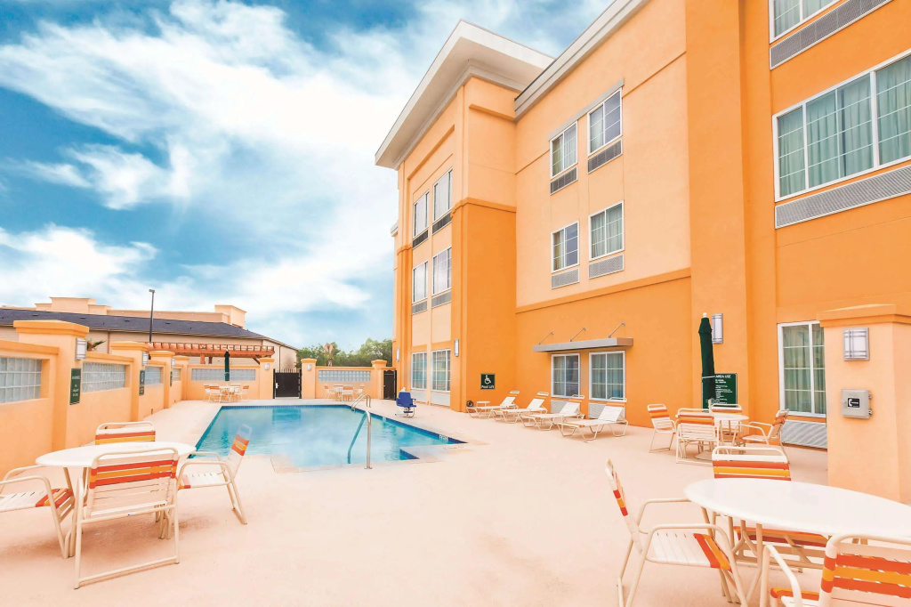 La Quinta Inn & Suites by Wyndham Cotulla